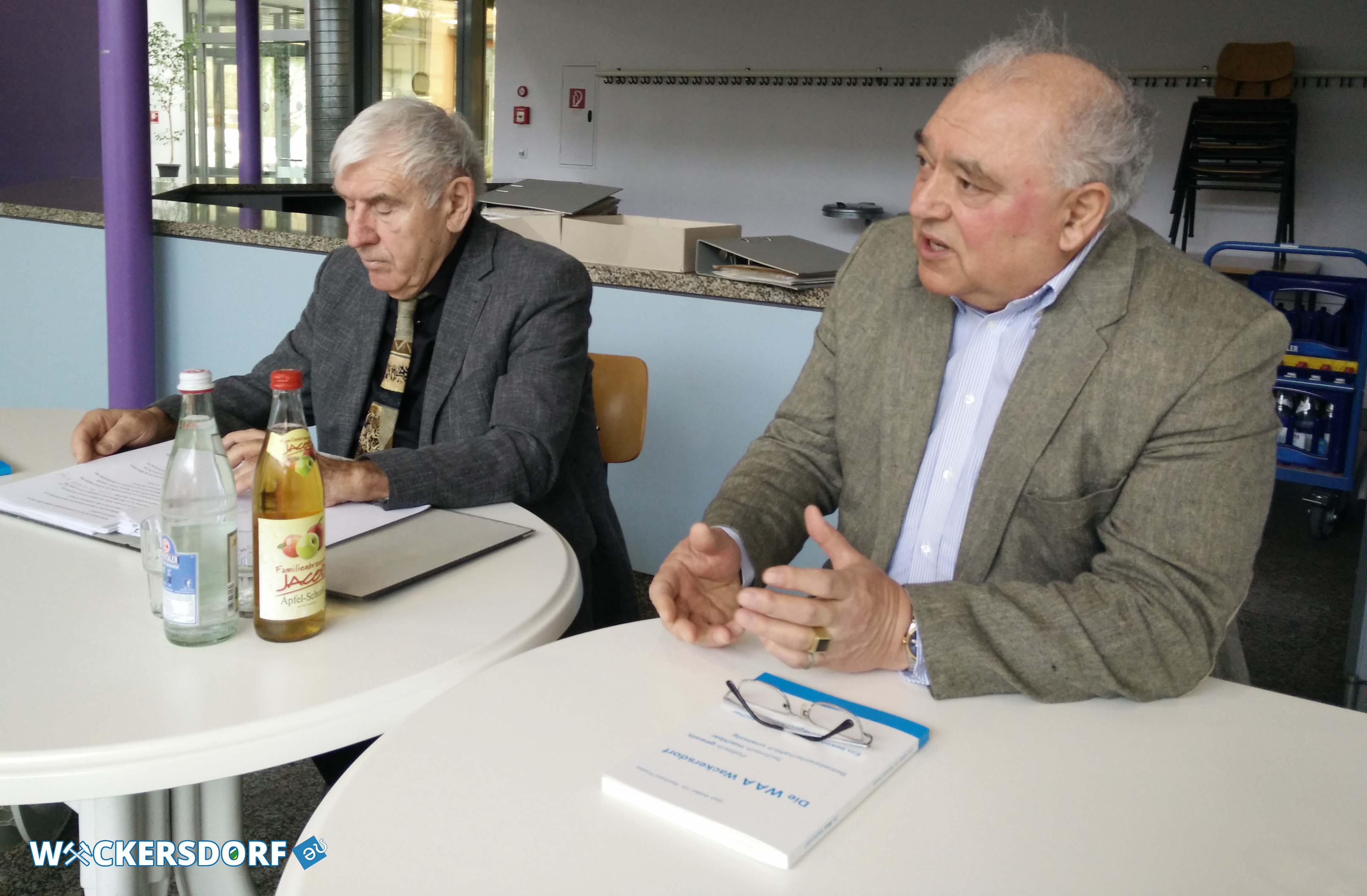 Dr. Reinhard Proske und Gert Wölfel stellten ihre Sicht dar